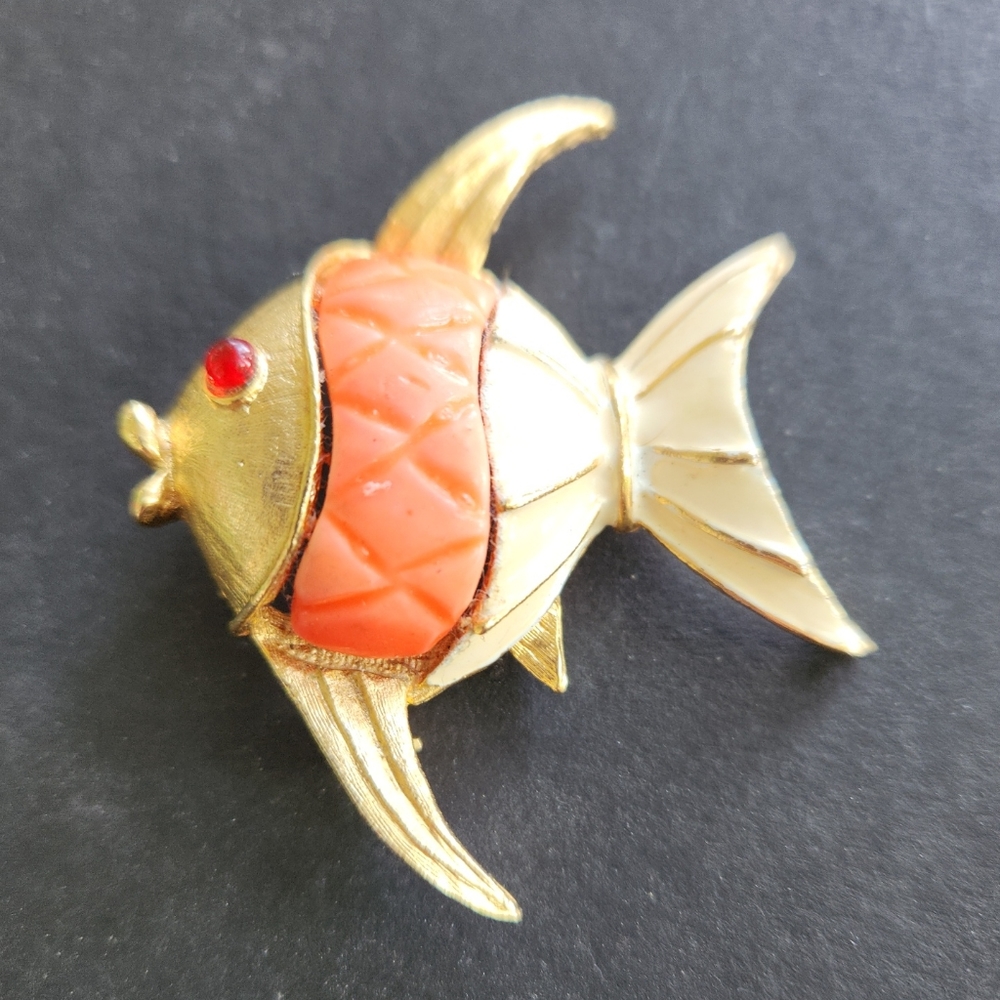 Angel Fish Metal & Enamel Pin Lapel Brooch Broach